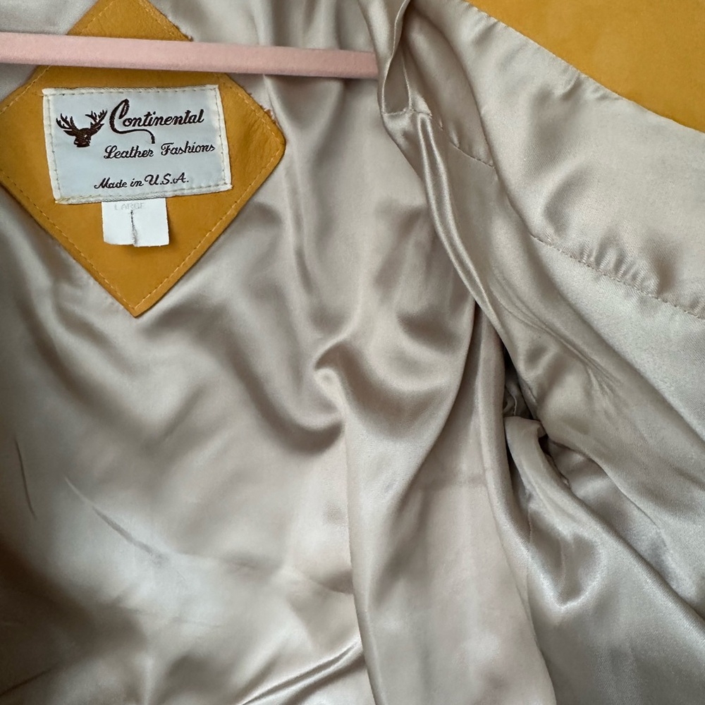 RARE Continental Leathers Fringe Cropped Jacket with Conchos - Picture 4 of 9